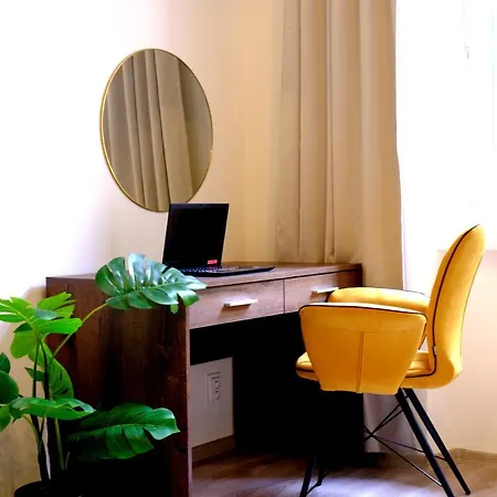 דירה Luxury Three-bedroom