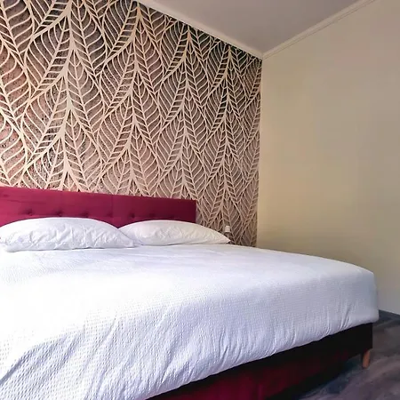 דירה Luxury Three-bedroom טפליצה
