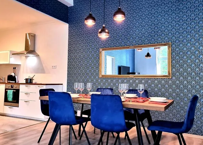 Luxury Three-bedroom アパート *