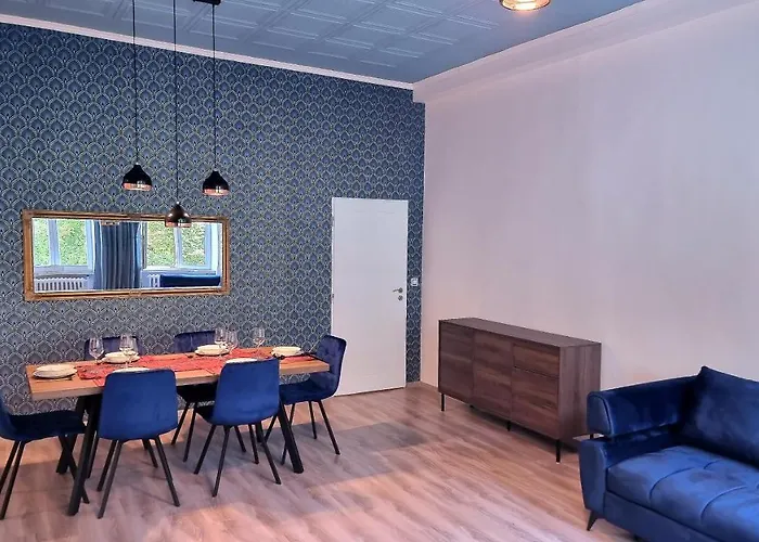 Luxury Three-bedroom アパート *