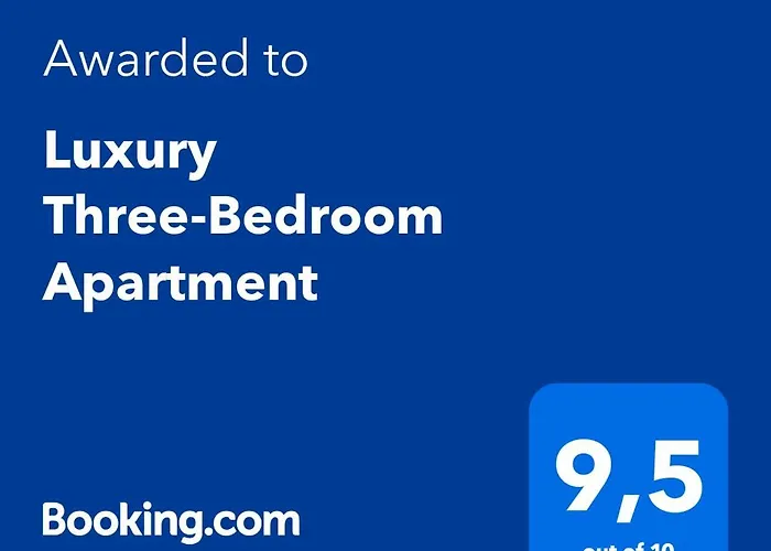 Luxury Three-bedroom アパート